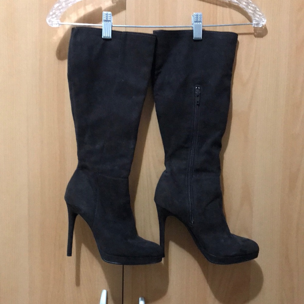Forever 21 brown suede boots